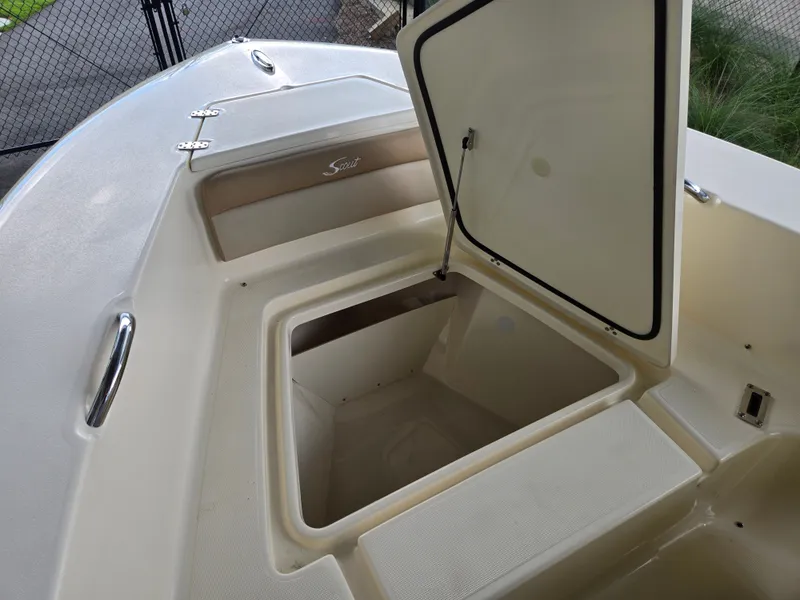 Slide: The Image of Scout 195 Sportfish 2025 - 11
