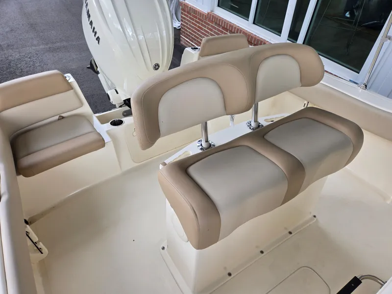 Slide: The Image of Scout 195 Sportfish 2025 - 3