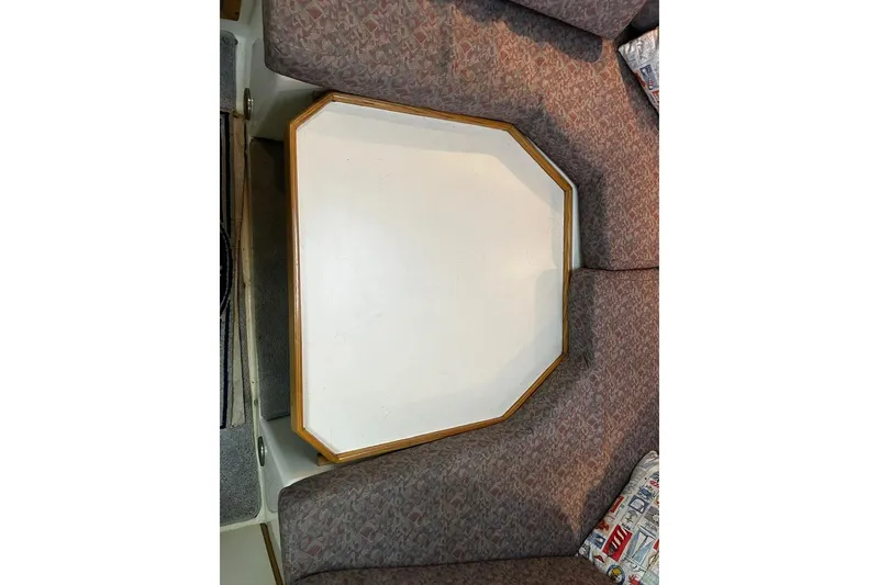 Slide: The Image of Interior of a 2000 Albin 28 Tournament Express boat. - 37