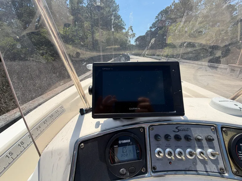 Slide: The Image of Scout 177 Sport 2019 boat console with Garmin GPS and Yamaha display. - 11