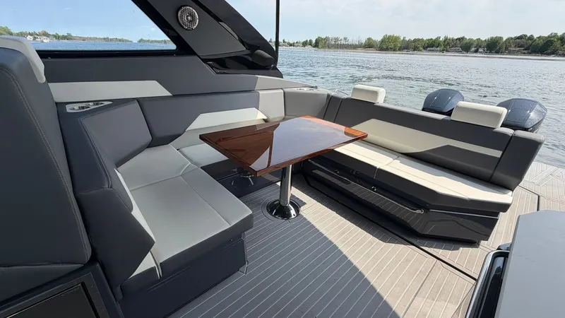 Slide: The Image of Cruisers 42 GLS 2023 - 52
