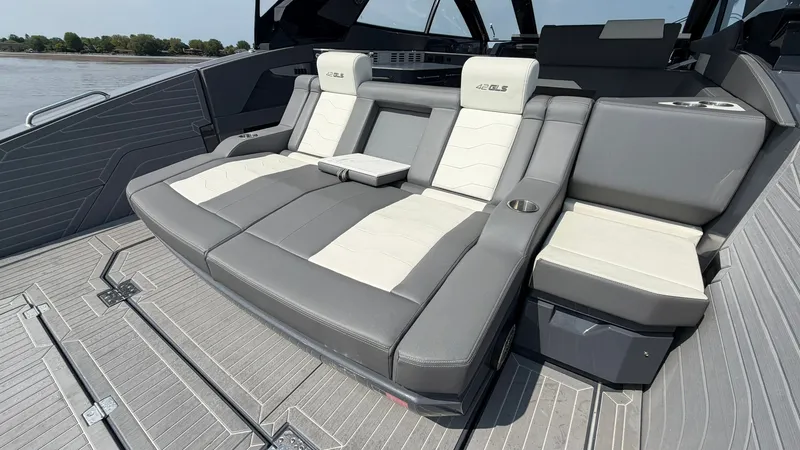 Slide: The Image of Cruisers 42 GLS 2023 - 55