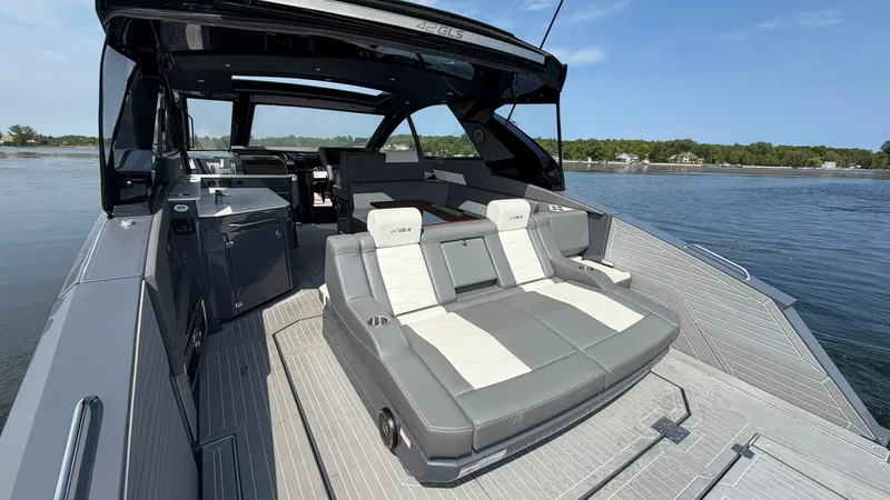 Slide: The Image of Cruisers 42 GLS 2023 - 57
