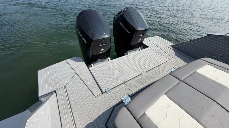 Slide: The Image of Cruisers 42 GLS 2023 - 61
