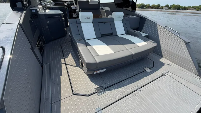 Slide: The Image of Cruisers 42 GLS 2023 - 63