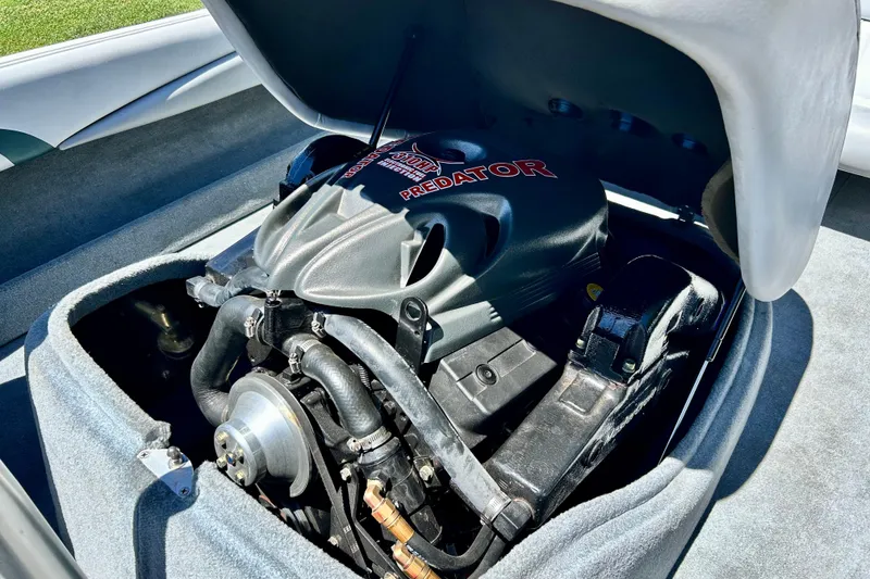 Slide: The Image of 2002 MasterCraft ProStar 197 engine compartment with Predator engine visible. - 15