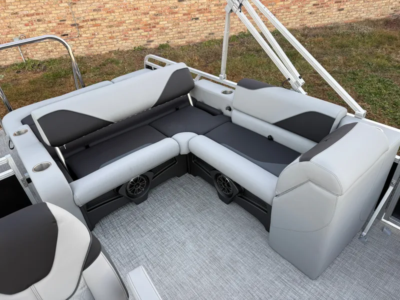 Slide: The Image of Tahoe Sport VRB 2180 Swingback & 4-Stroke $31995 2027 - 21