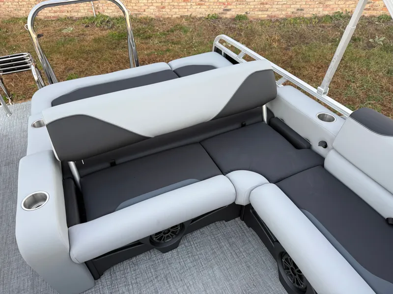 Slide: The Image of Tahoe Sport VRB 2180 Swingback & 4-Stroke $31995 2027 - 26