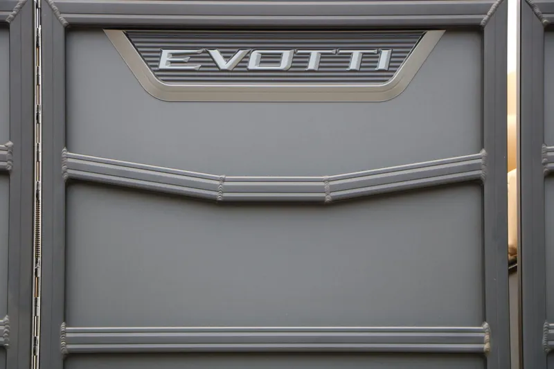 Slide: The Image of Evotti 523QL 2026 - 8