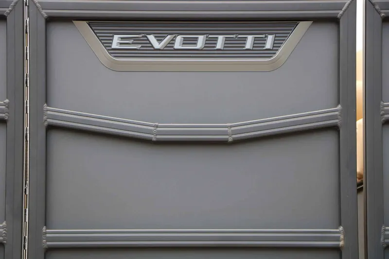 Slide: The Image of Evotti 523QL 2026 - 8