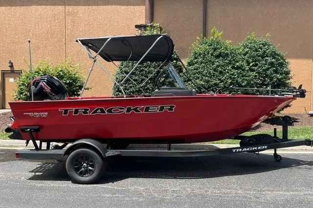The Image of Tracker Pro Guide V-175 Combo 2026 - undefined