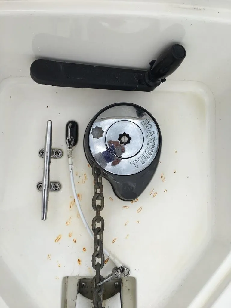 Slide: The Image of Anchor windlass on 2004 Cruisers Yachts 3372 Express. - 10