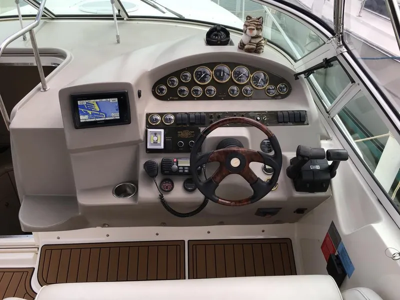 Slide: The Image of Helm of the 2004 Cruisers Yachts 3372 Express. - 29