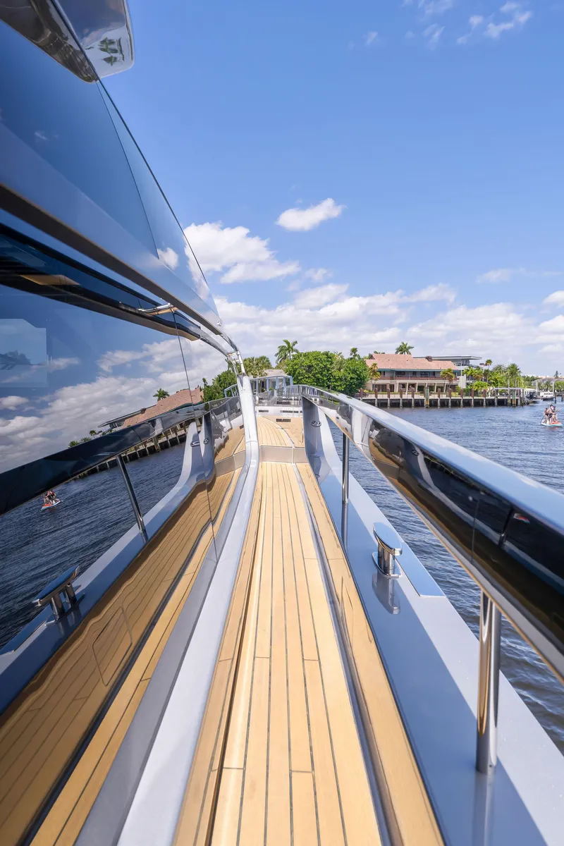 Slide: The Image of Riva 88' Folgore yacht on water, 2022 model, sunny day. - 15