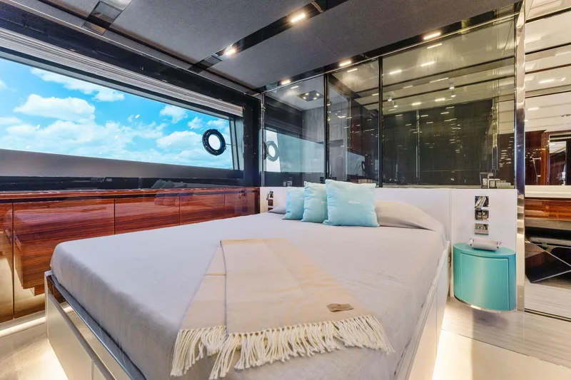Slide: The Image of Riva 88' Folgore 2022 - 51