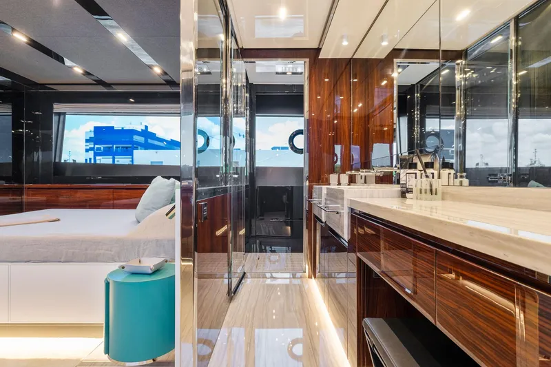 Slide: The Image of Riva 88' Folgore 2022 - 56