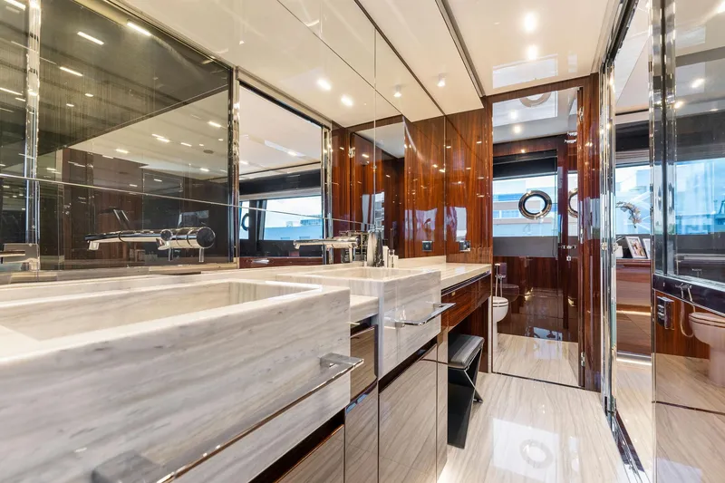 Slide: The Image of Riva 88' Folgore 2022 - 59