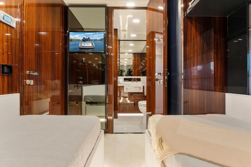 Slide: The Image of Riva 88' Folgore 2022 - 61