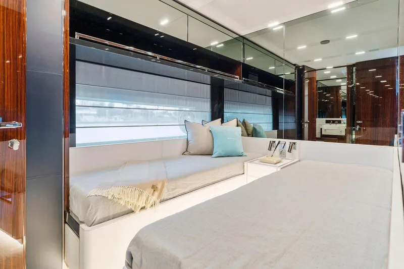 Slide: The Image of Riva 88' Folgore 2022 - 74