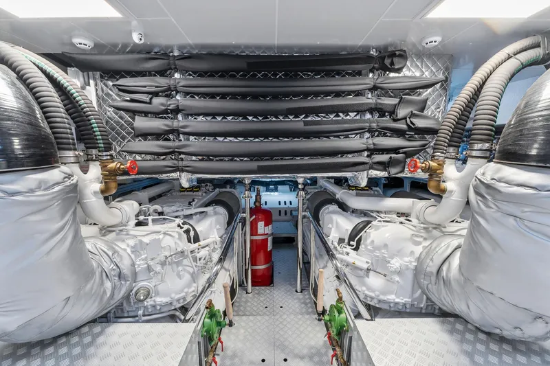 Slide: The Image of Riva 88' Folgore 2022 - 91