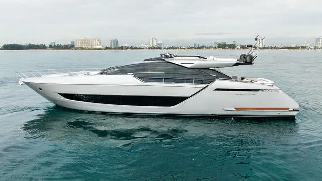 Slide: The Image of Riva 88' Folgore 2022 - 81