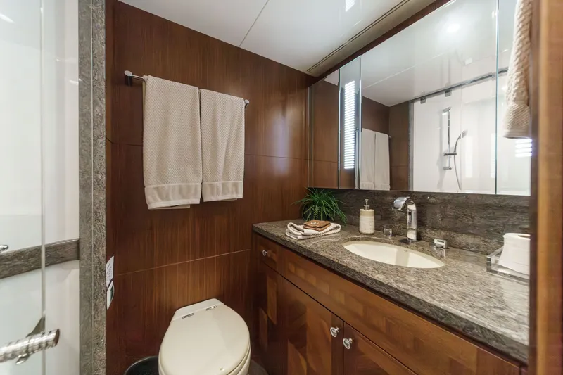 Slide: The Image of Ocean Alexander 90 Skylounge Motoryacht 2015 - 100