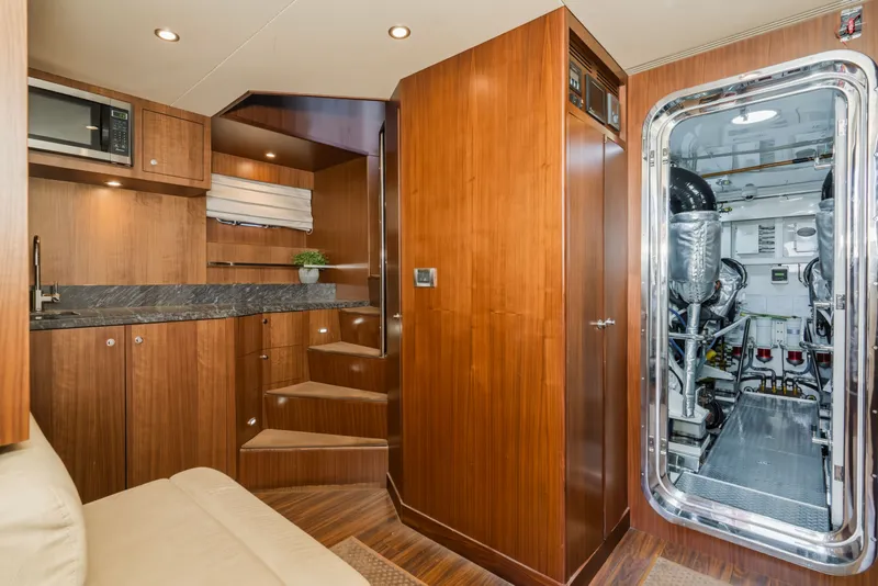 Slide: The Image of Ocean Alexander 90 Skylounge Motoryacht 2015 - 111