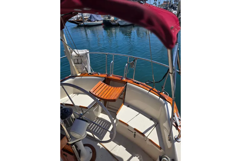 Slide: The Image of Captain's Seat - 6