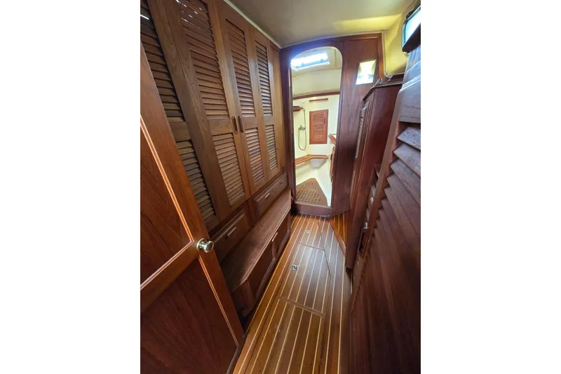 Slide: The Image of Stateroom and Fwd Head - 8
