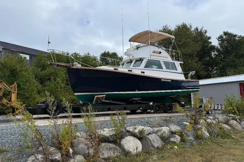 Slide: The Image of Wilbur Flybridge Cruiser 1995 - 36