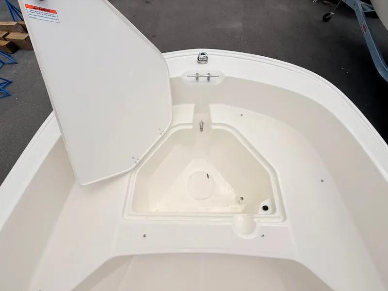 Slide: The Image of Boston Whaler 160 Super Sport 2027 - 35