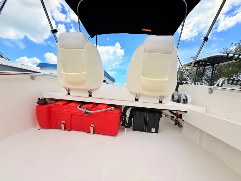 Slide: The Image of Boston Whaler 160 Super Sport 2027 - 21