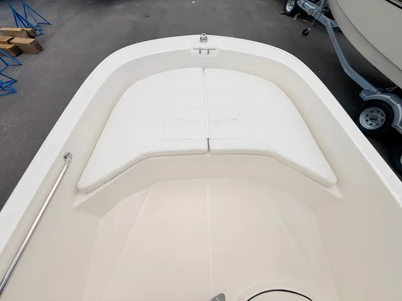 Slide: The Image of Boston Whaler 160 Super Sport 2027 - 32