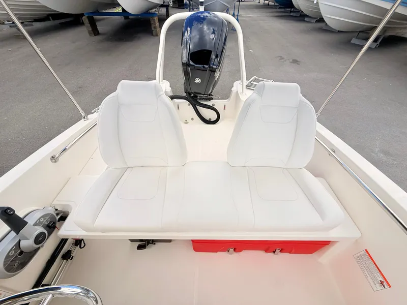 Slide: The Image of Boston Whaler 160 Super Sport 2027 - 22
