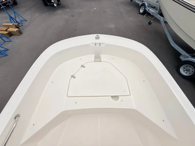 Slide: The Image of Boston Whaler 160 Super Sport 2027 - 34
