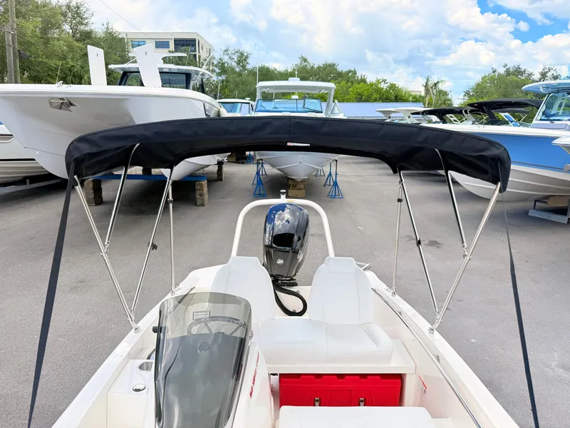 Slide: The Image of Boston Whaler 160 Super Sport 2027 - 40
