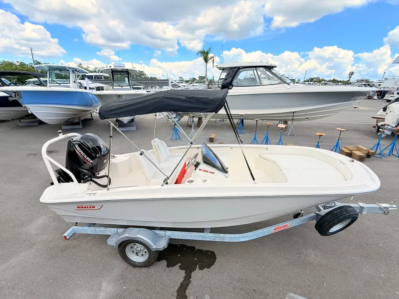 Slide: The Image of Boston Whaler 160 Super Sport 2027 - 7