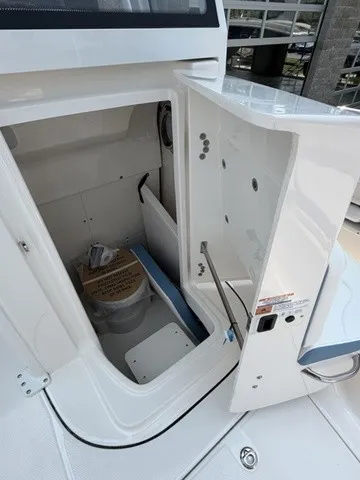 Slide: The Image of Robalo R250 Center Console 2026 - 11