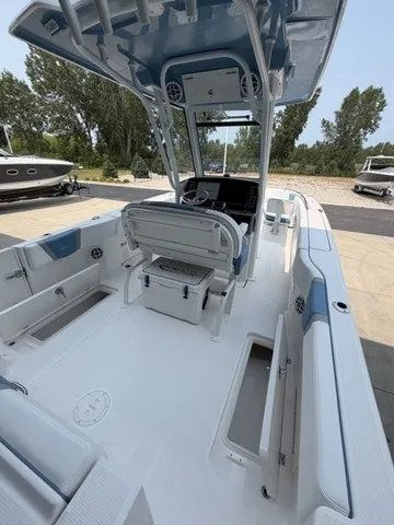 Slide: The Image of Robalo R250 Center Console 2026 - 3