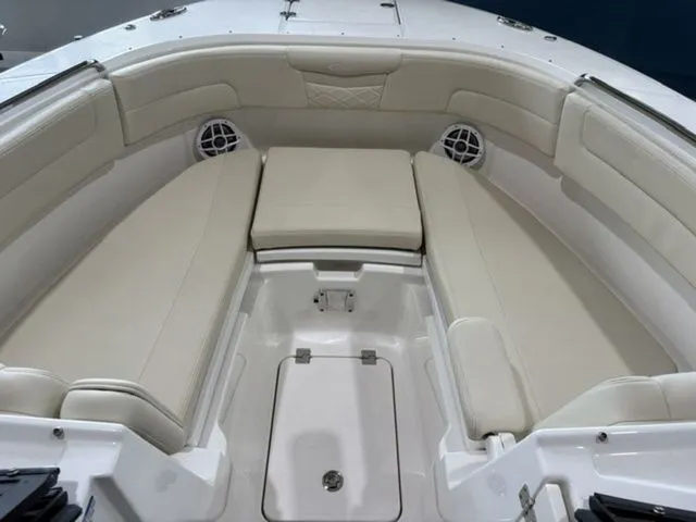 Slide: The Image of Interior view of 2026 Robalo R257 Dual Console boat. - 8
