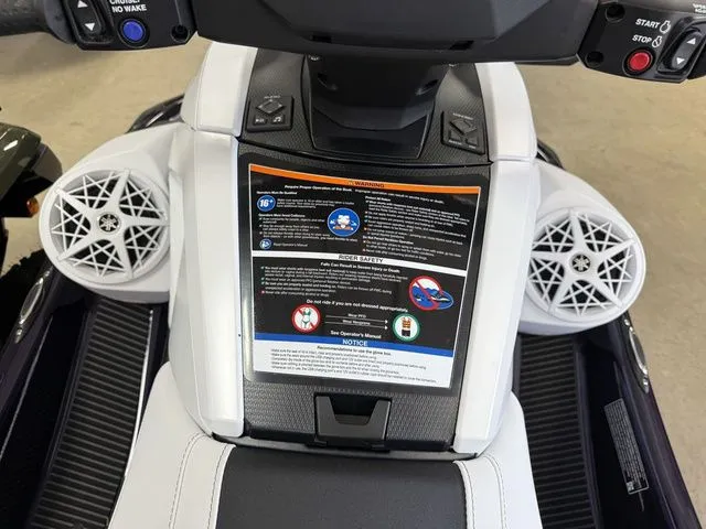 Slide: The Image of Yamaha VX Cruiser HO 2026 - 16