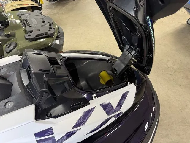 Slide: The Image of Yamaha VX Cruiser HO 2026 - 9