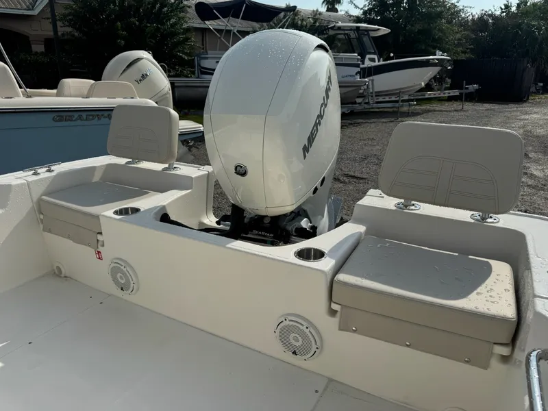 Slide: The Image of Boston Whaler 190 Montauk 2027 - 8