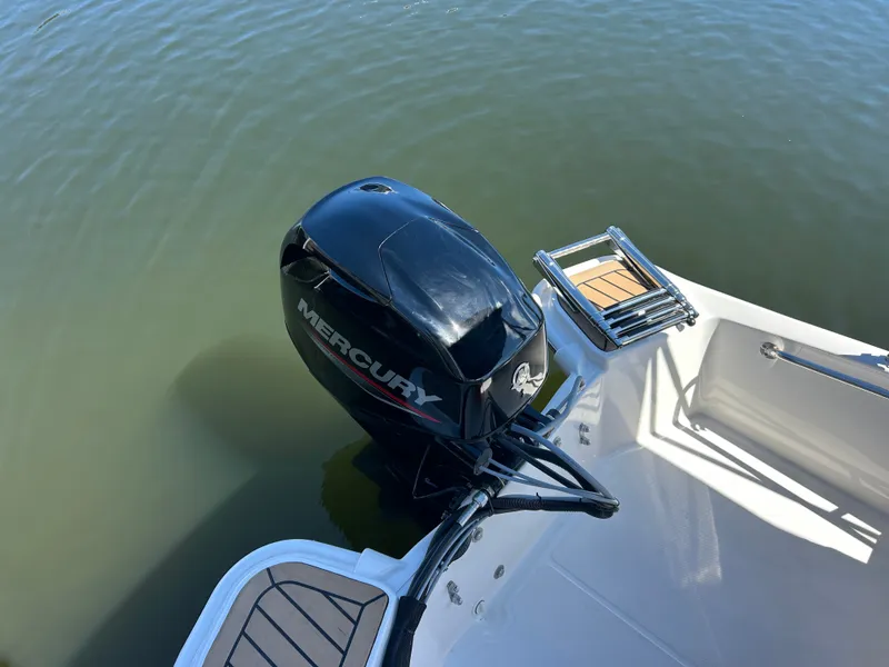 Slide: The Image of Boston Whaler 130 Super Sport 2027 - 16