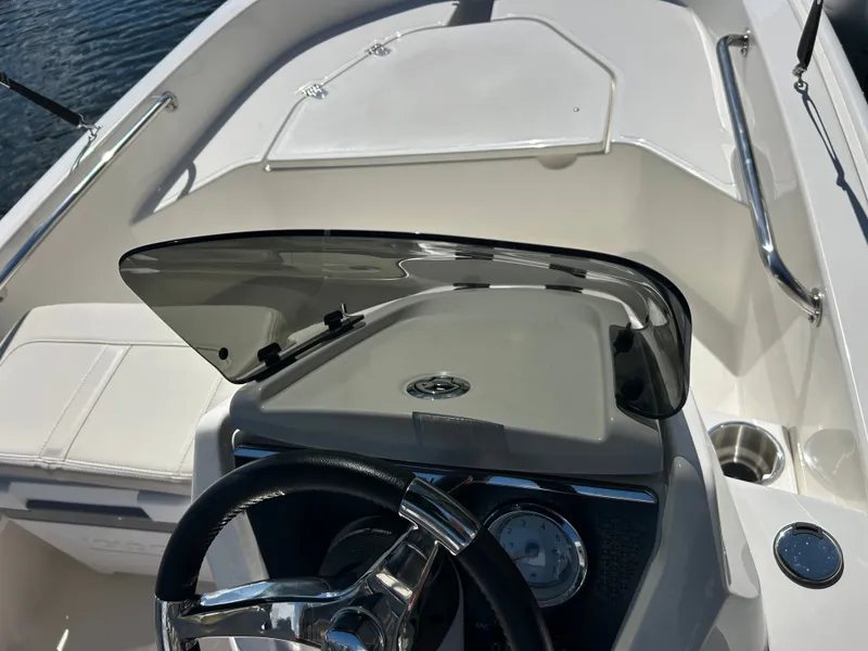 Slide: The Image of Boston Whaler 130 Super Sport 2027 - 14