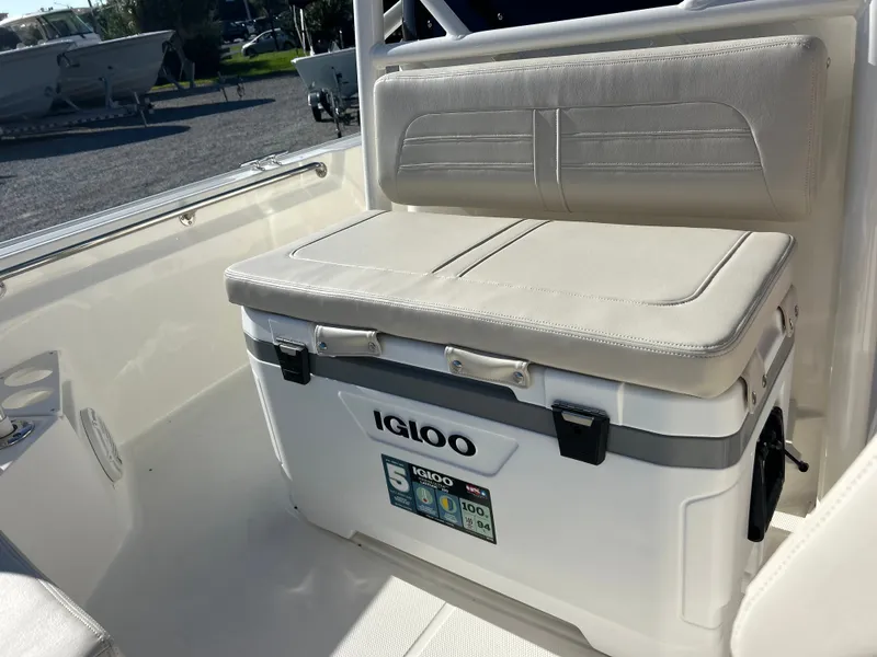 Slide: The Image of Boston Whaler 210 Montauk 2027 - 22