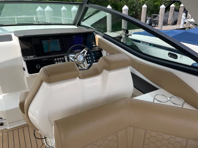 Slide: The Image of Interior of Sea Ray Sundancer 320 yacht, 2020 model. - 18