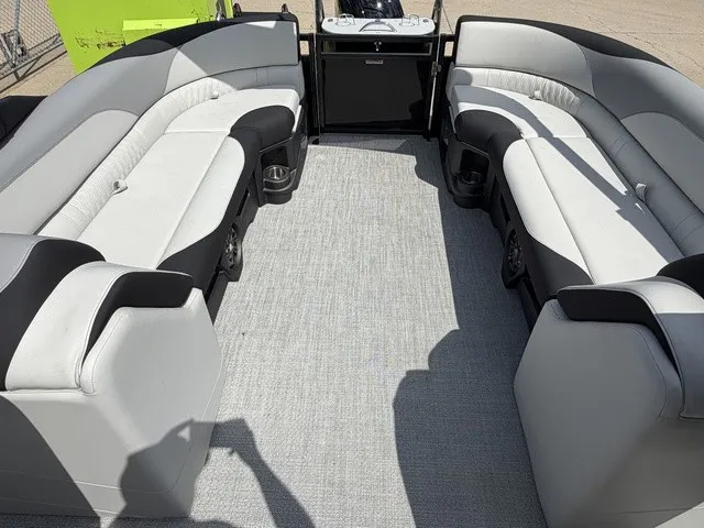Slide: The Image of Tahoe LTZ 2585 QL 2026 - 7