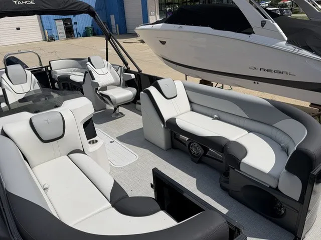 Slide: The Image of Tahoe LTZ 2585 QL 2026 - 5
