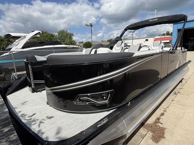 The Image of Tahoe LTZ 2585 QL 2026 - 1